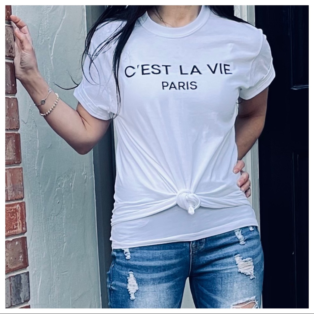 C’est la Vie Graphic Tee - Picture 2 of 10